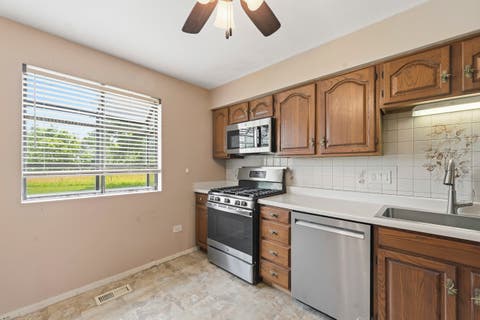 Tiny photo for 472 Elizabeth Drive #17-A-R, Wood Dale, IL 60191 (MLS # 12638674)