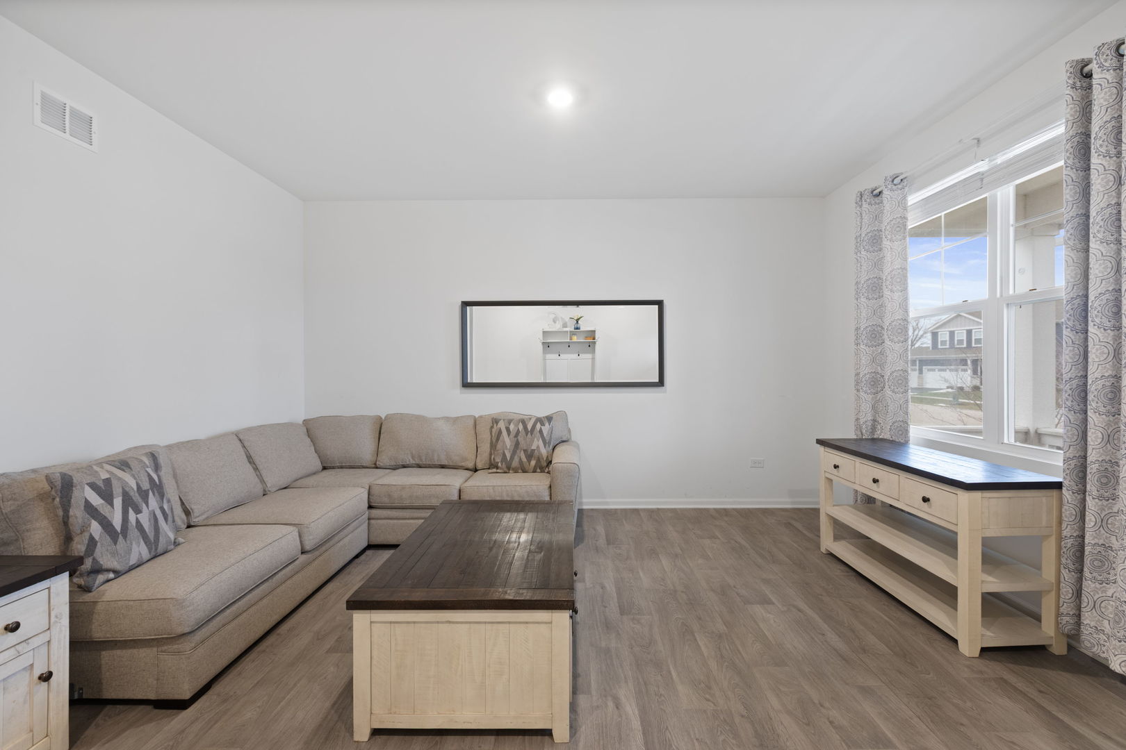 696 Kentshire Circle