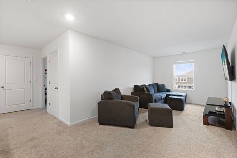 Tiny photo for 696 Kentshire Circle, Elgin, IL 60124 (MLS # 12536679)