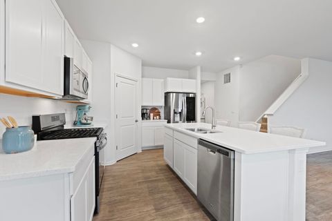 Tiny photo for 696 Kentshire Circle, Elgin, IL 60124 (MLS # 12536679)