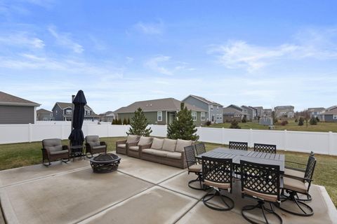 Tiny photo for 696 Kentshire Circle, Elgin, IL 60124 (MLS # 12536679)