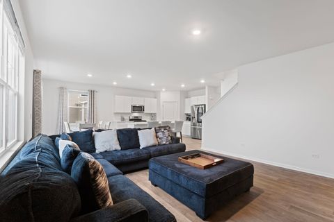 Tiny photo for 696 Kentshire Circle, Elgin, IL 60124 (MLS # 12536679)