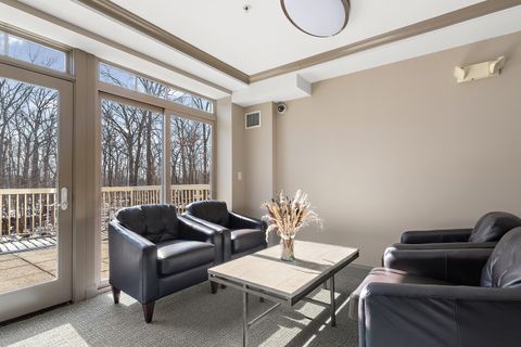 Tiny photo for 425 Benjamin Drive #403, Vernon Hills, IL 60061 (MLS # 12566057)