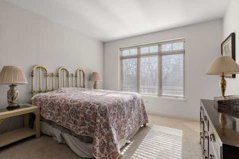 Tiny photo for 425 Benjamin Drive #403, Vernon Hills, IL 60061 (MLS # 12566057)