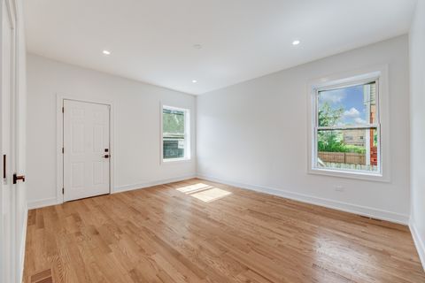 Tiny photo for 7427 S Oglesby Avenue, Chicago, IL 60649 (MLS # 12490702)