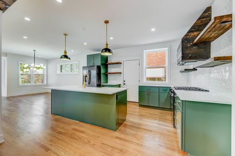 Tiny photo for 7427 S Oglesby Avenue, Chicago, IL 60649 (MLS # 12490702)