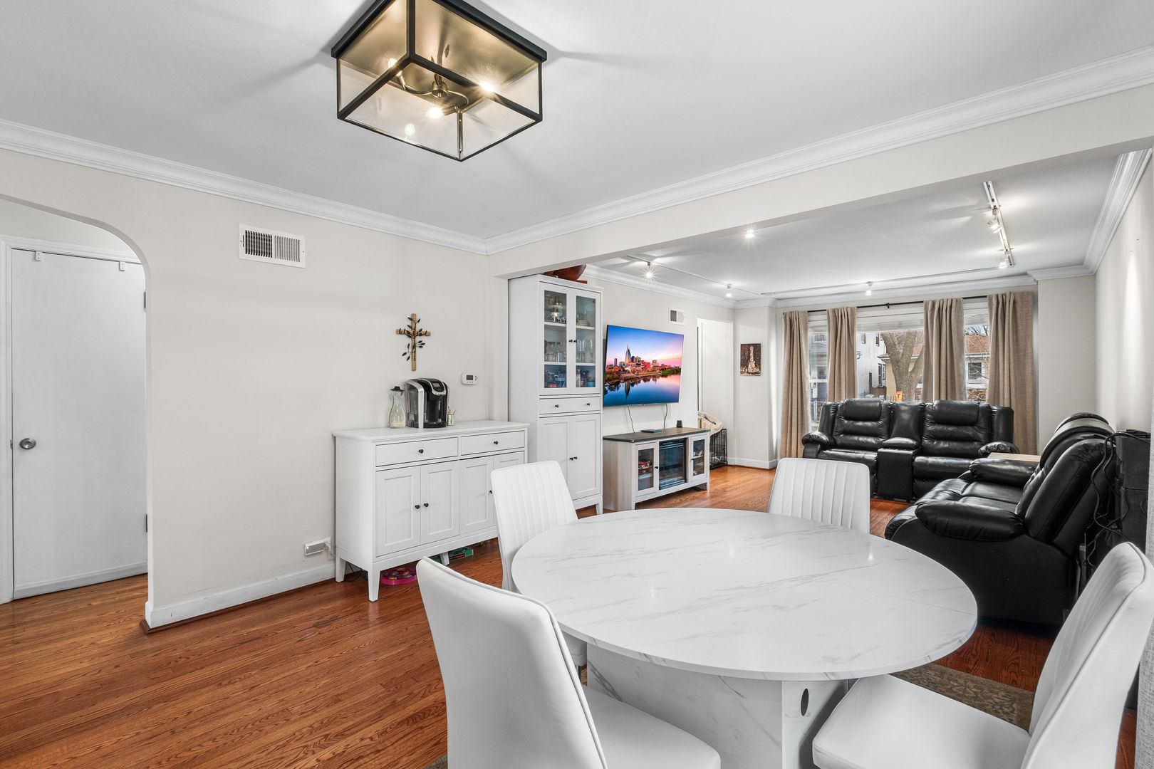 5904 W Berenice Avenue