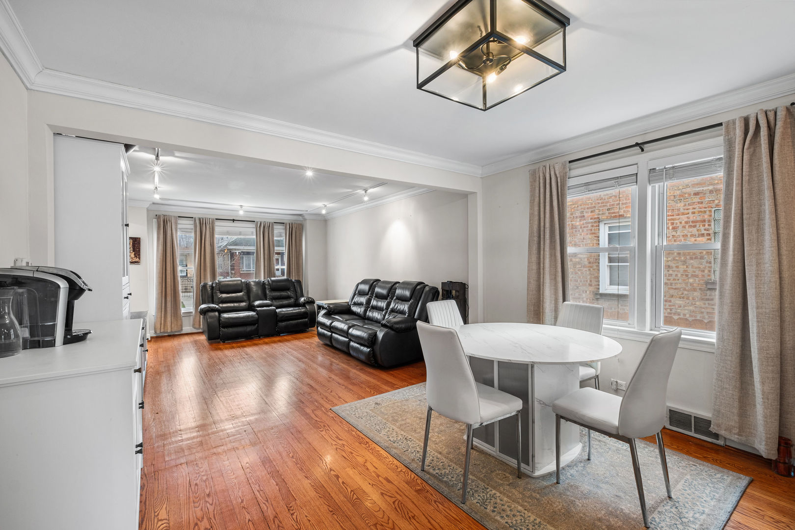 5904 W Berenice Avenue