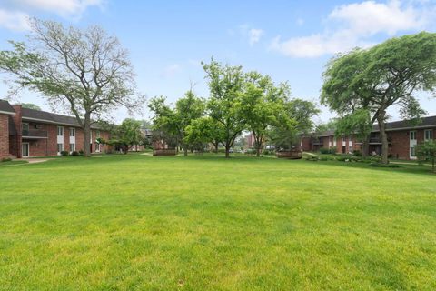 Tiny photo for 4129 Saratoga Avenue #106, Downers Grove, IL 60515 (MLS # 12541672)
