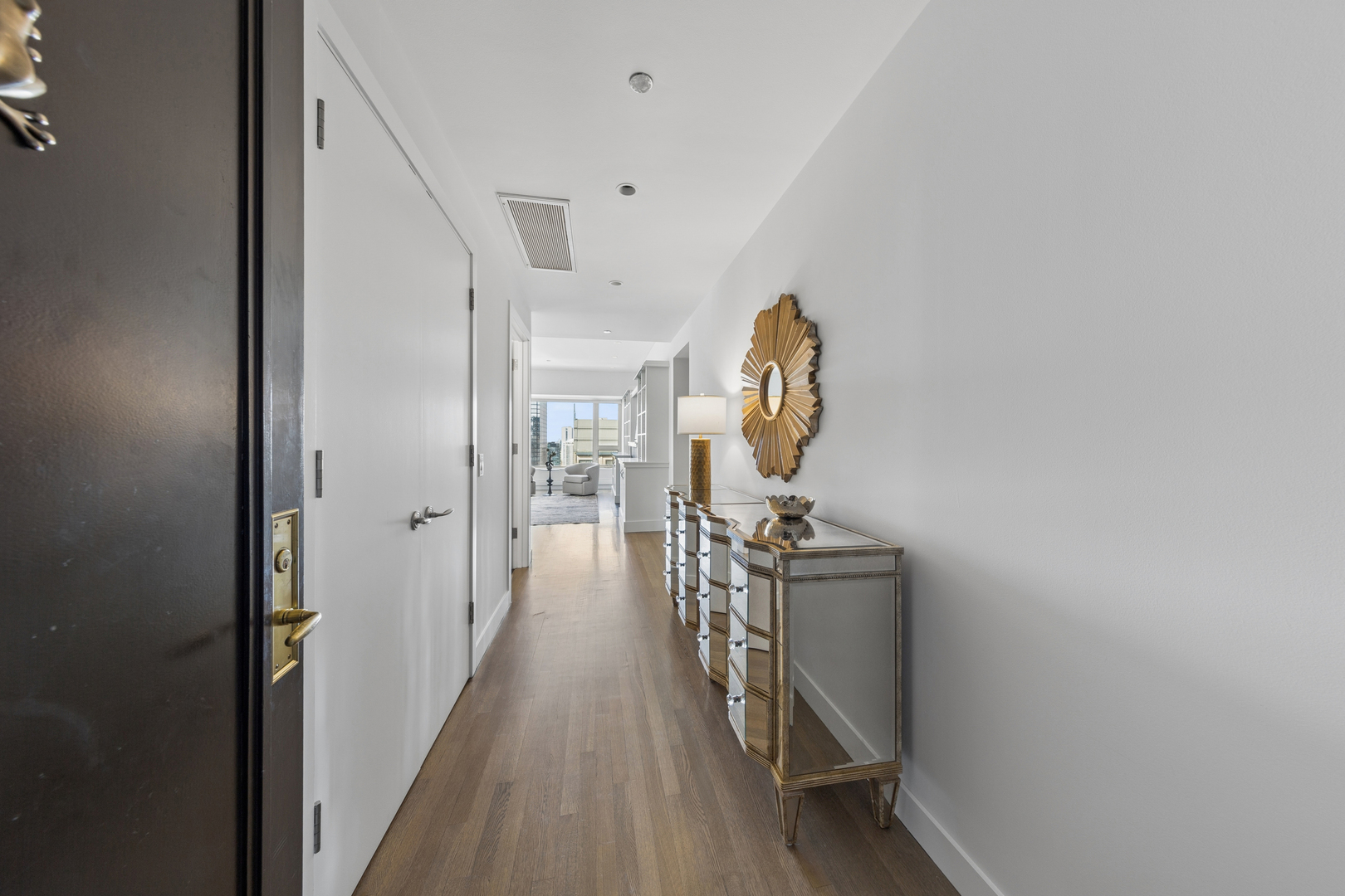 800 N Michigan Avenue 2202