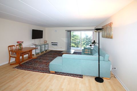 Tiny photo for 16 E Old Willow Road #412S, Prospect Heights, IL 60070 (MLS # 12447841)