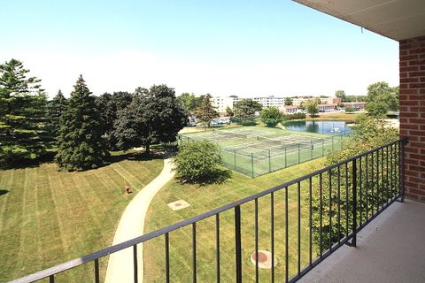 Tiny photo for 16 E Old Willow Road #412S, Prospect Heights, IL 60070 (MLS # 12447841)