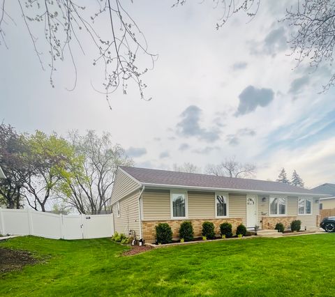 621 Hayward Avenue Streamwood IL 60107