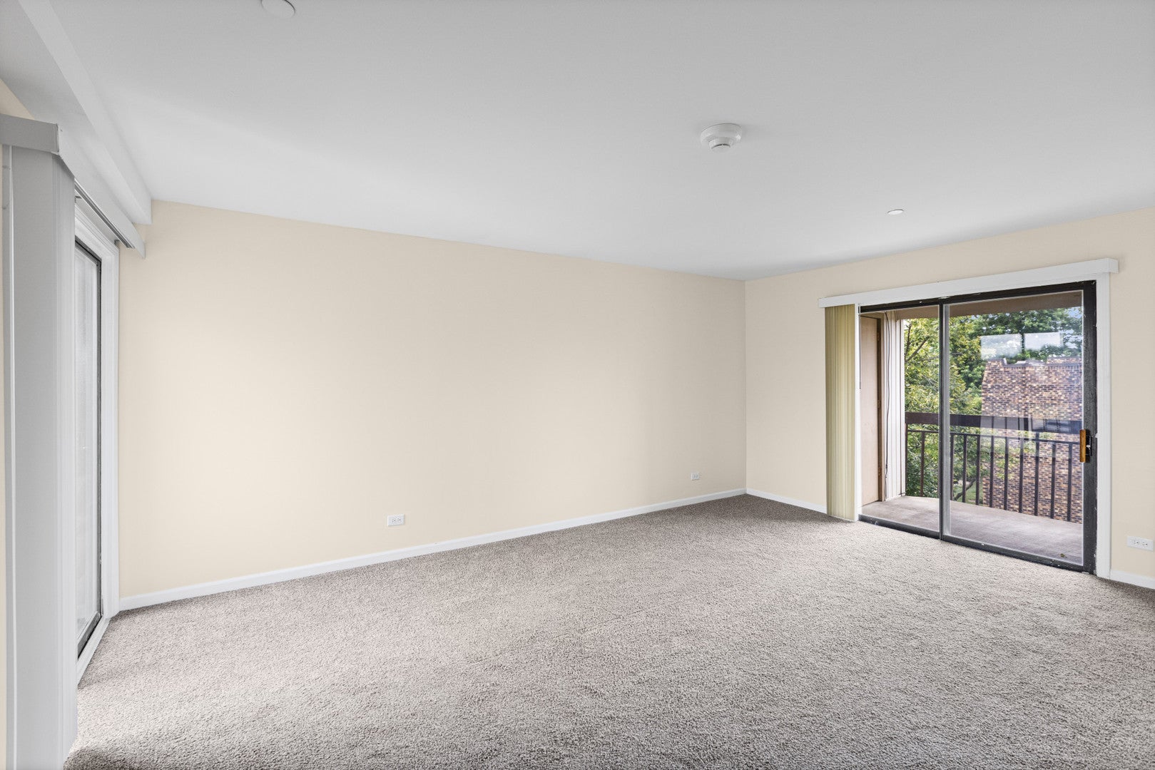 2216 Country Club Drive 24