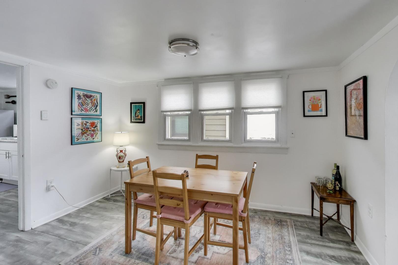 2830 W Wellington Avenue