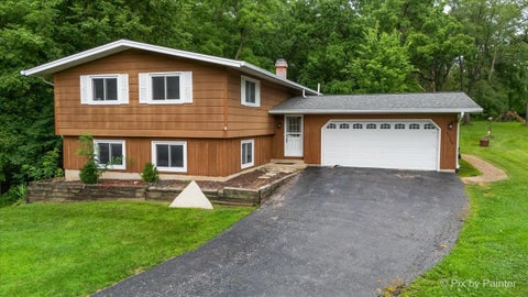 Photo of 6N365 Essex Avenue, St. Charles, IL 60174 (MLS # 12756664)