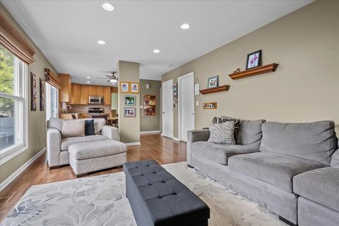Tiny photo for 701 Thompson Boulevard, Buffalo Grove, IL 60089 (MLS # 12630269)