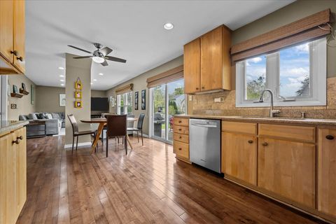 Tiny photo for 701 Thompson Boulevard, Buffalo Grove, IL 60089 (MLS # 12630269)
