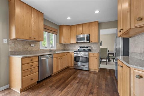 Tiny photo for 701 Thompson Boulevard, Buffalo Grove, IL 60089 (MLS # 12630269)