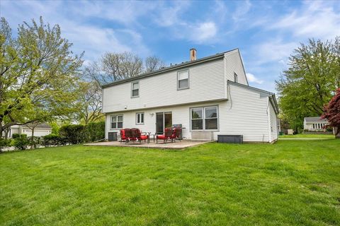 Tiny photo for 701 Thompson Boulevard, Buffalo Grove, IL 60089 (MLS # 12630269)