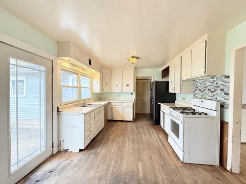 Tiny photo for 196 Green Court, Streamwood, IL 60107 (MLS # 12522177)