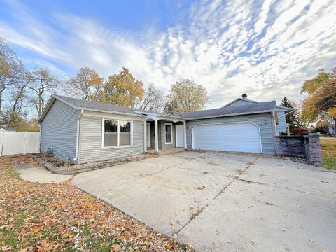 Photo of 196 Green Court, Streamwood, IL 60107 (MLS # 12522177)