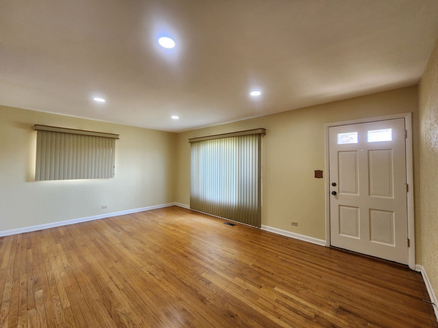 660 W Central Road