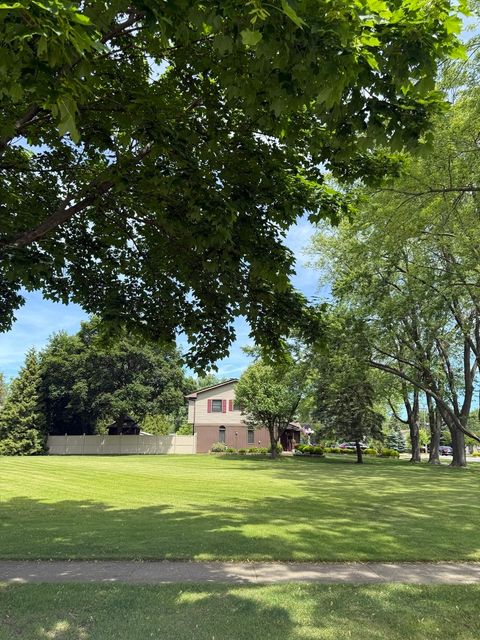2110 Cherry Avenue Hanover Park IL 60133