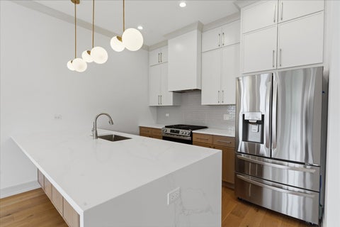 Tiny photo for 6414 N Francisco Avenue #202, Chicago, IL 60645 (MLS # 12678008)