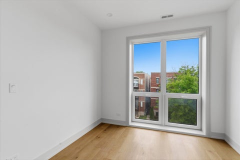 Tiny photo for 6414 N Francisco Avenue #202, Chicago, IL 60645 (MLS # 12678008)