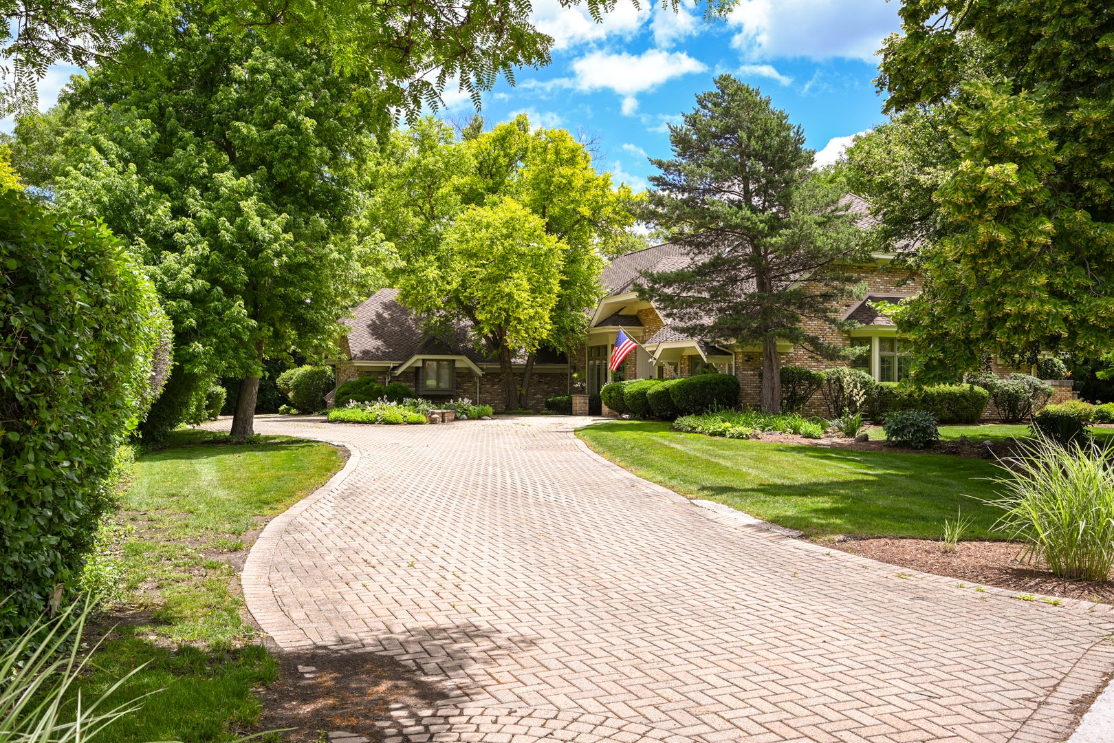 6450 Manor Drive