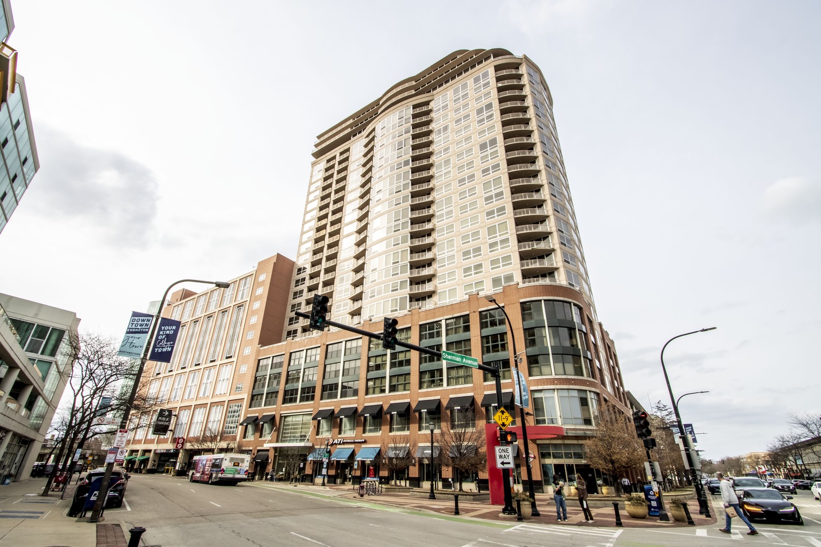807 Davis Street 403