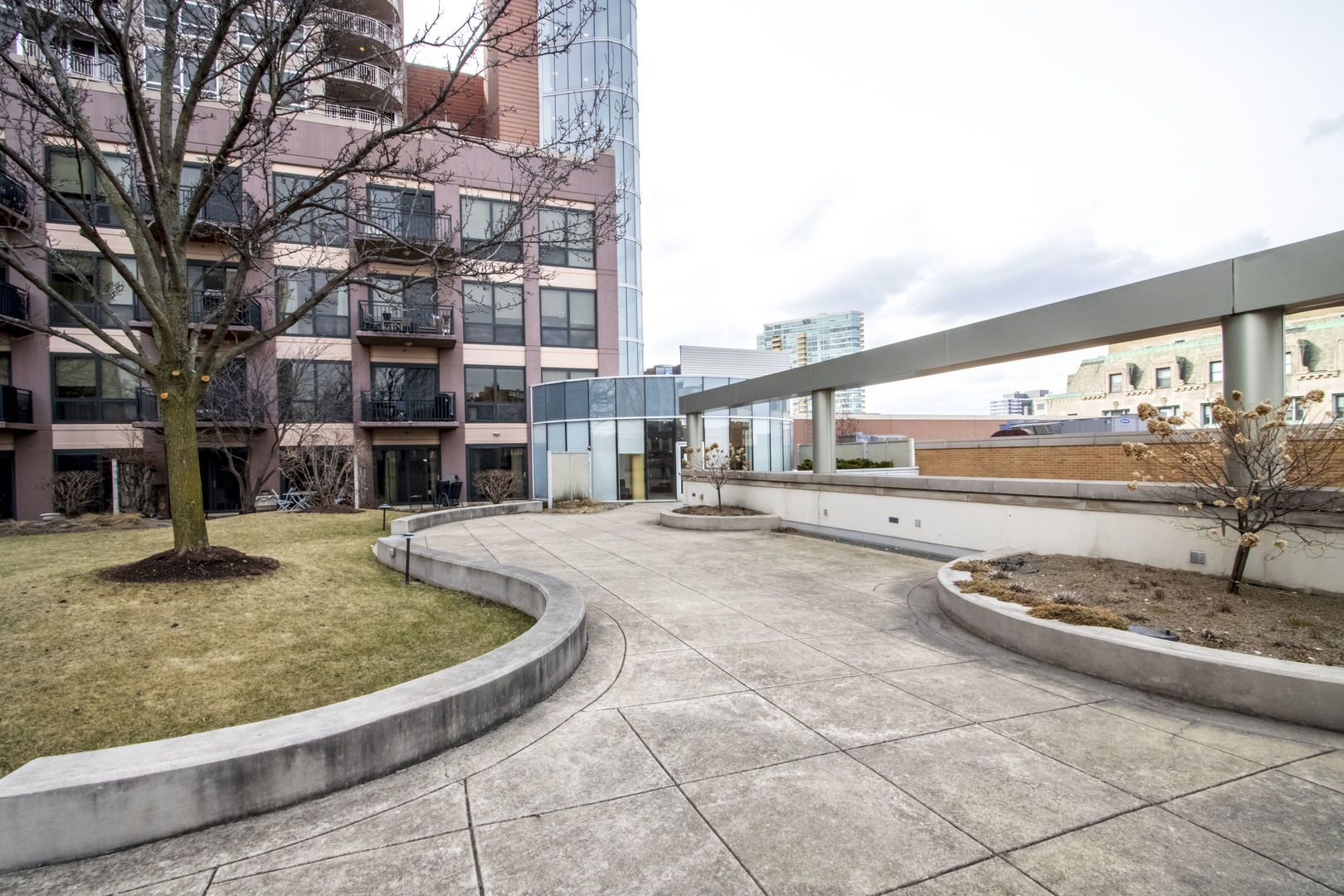 807 Davis Street 403