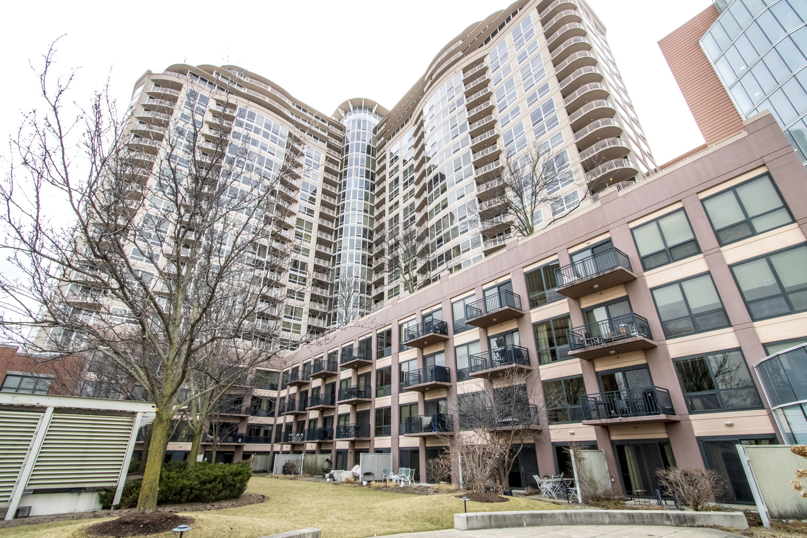 807 Davis Street 403