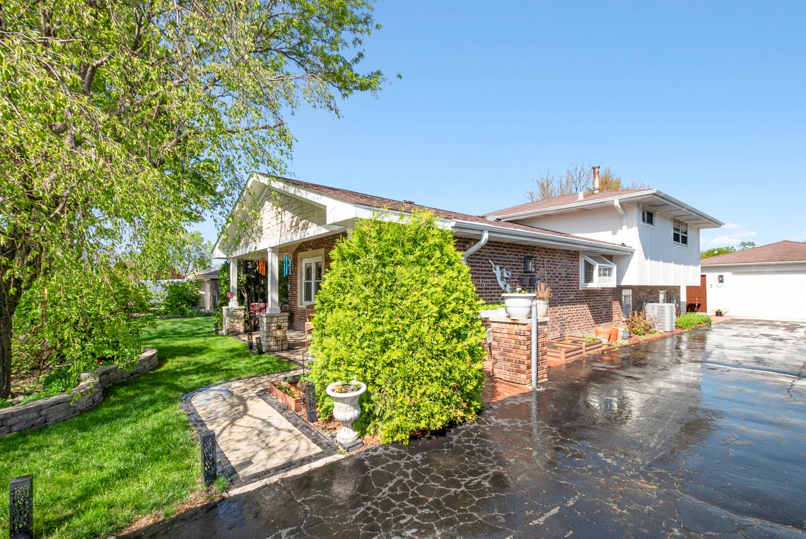 7437 Garden Lane