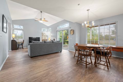 Tiny photo for 460 Mayflower Lane #1, Bartlett, IL 60103 (MLS # 12489945)