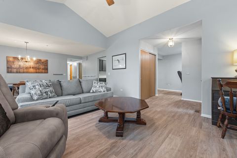 Tiny photo for 460 Mayflower Lane #1, Bartlett, IL 60103 (MLS # 12489945)