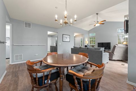 Tiny photo for 460 Mayflower Lane #1, Bartlett, IL 60103 (MLS # 12489945)