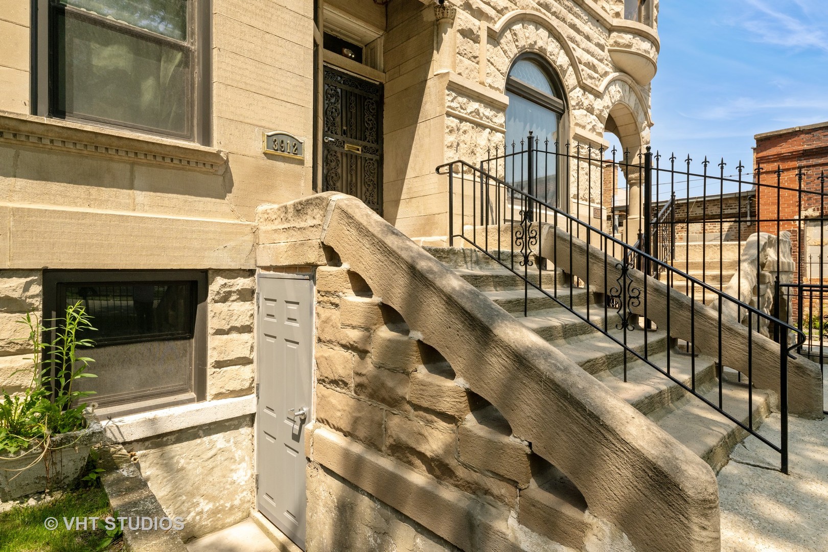 3912 S Prairie Avenue
