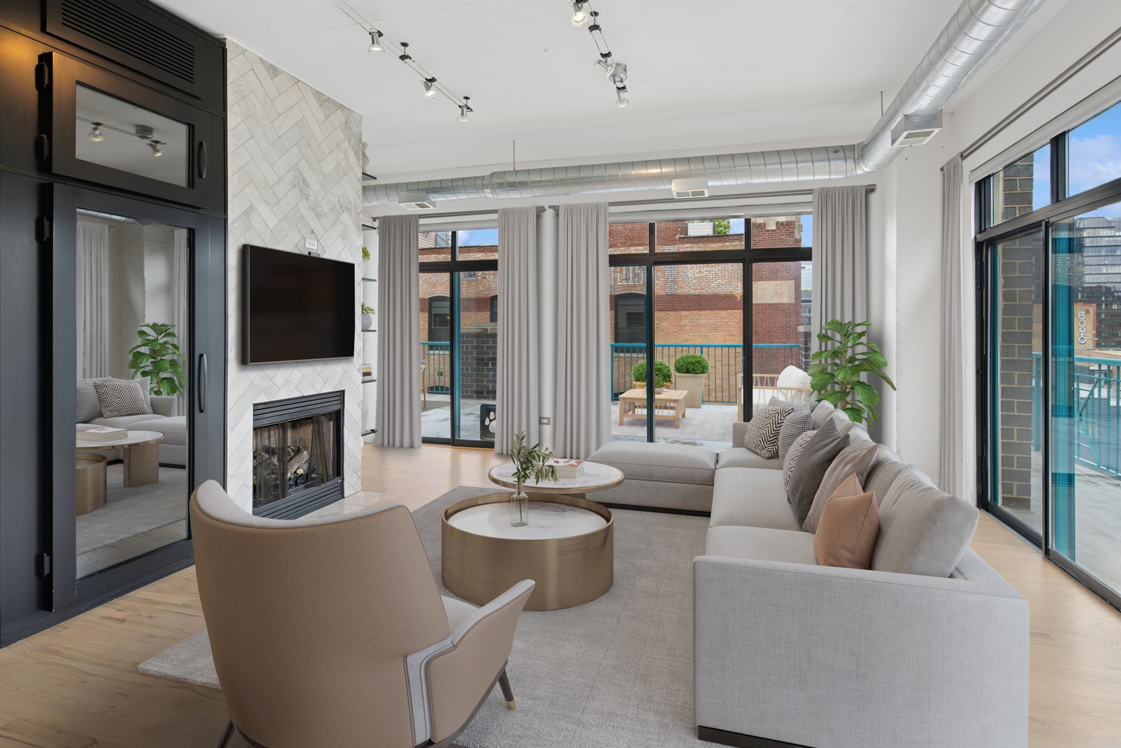 910 W Madison Street 808