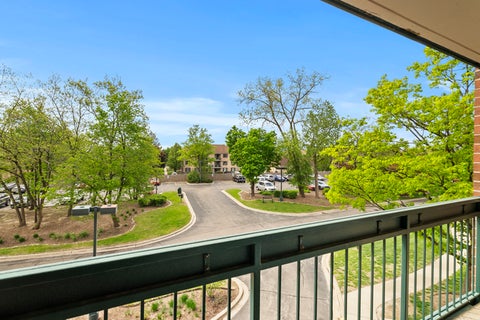 Tiny photo for 1800 Huntington Boulevard #307, Hoffman Estates, IL 60169 (MLS # 12751739)