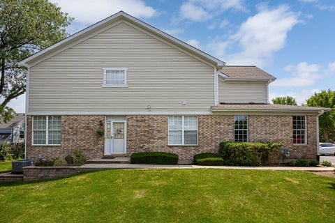 Photo of 30 W 20TH Street #0, Lombard, IL 60148 (MLS # 12711403)