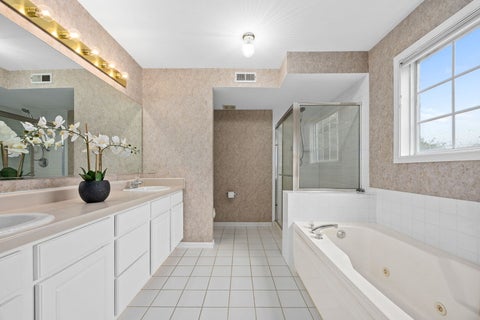 Tiny photo for 30 W 20TH Street #0, Lombard, IL 60148 (MLS # 12711403)