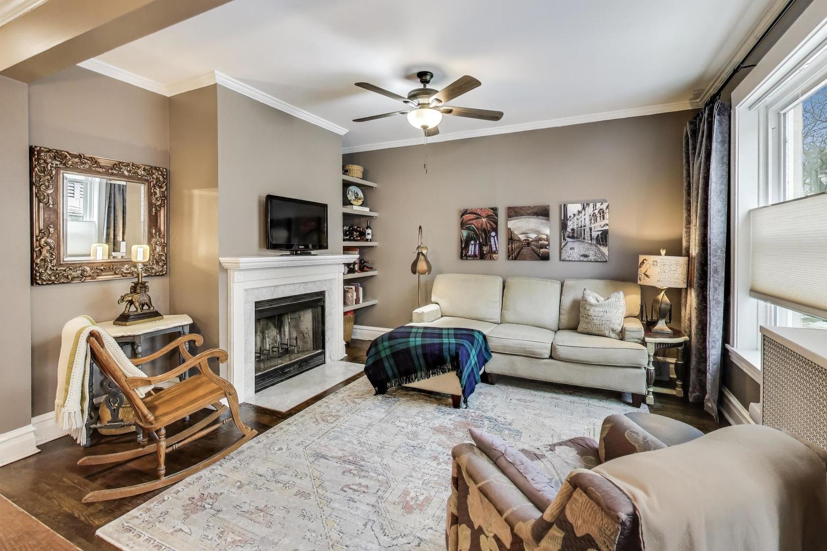 723 W Belden Avenue 1