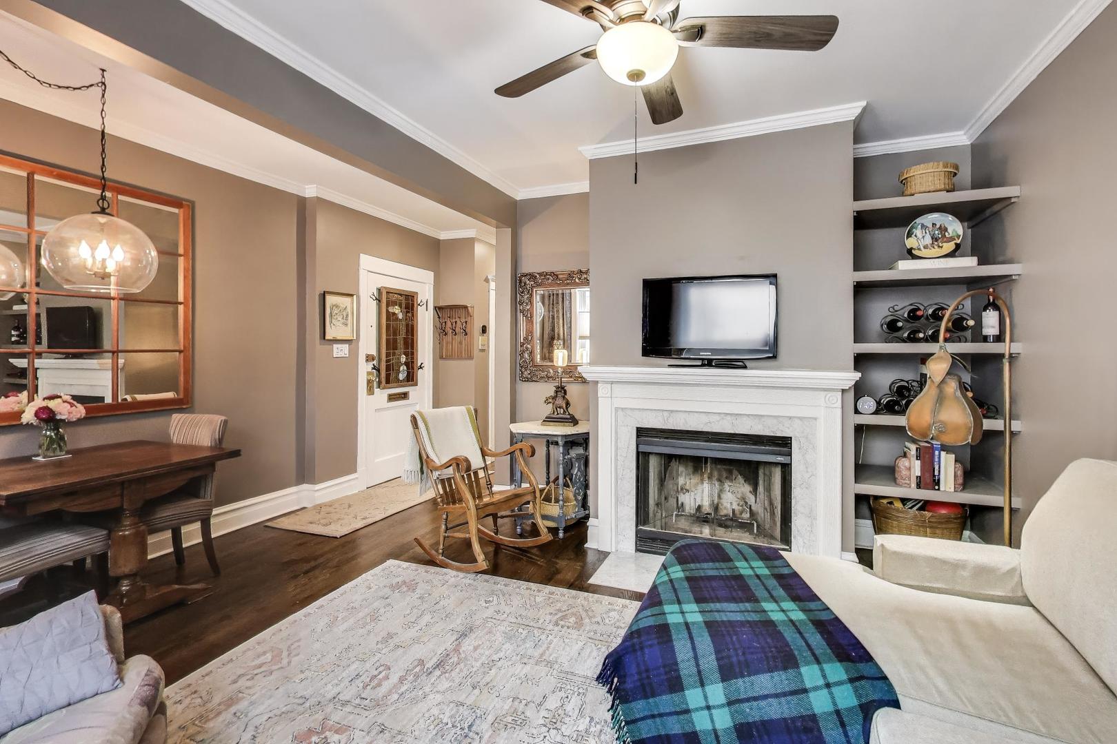 723 W Belden Avenue 1