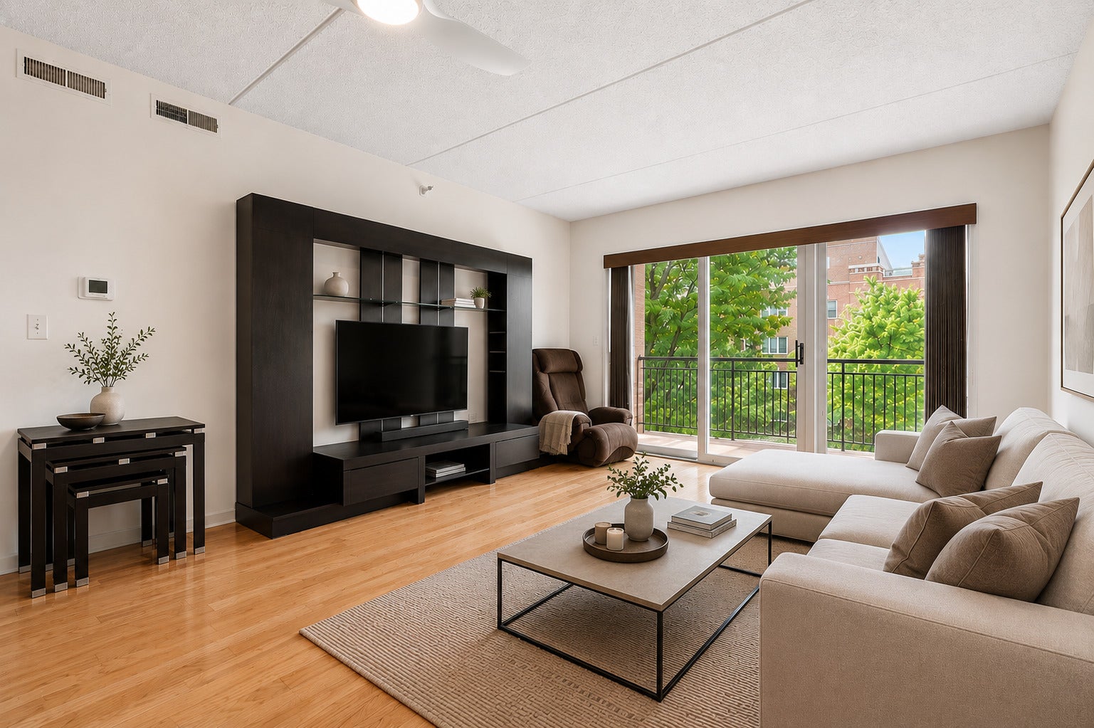 5155 MADISON Street 402