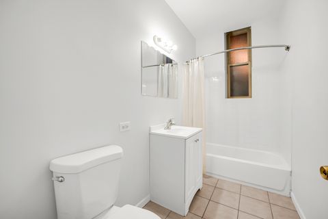Tiny photo for 752 E 43rd Street #2E, Chicago, IL 60653 (MLS # 12548986)