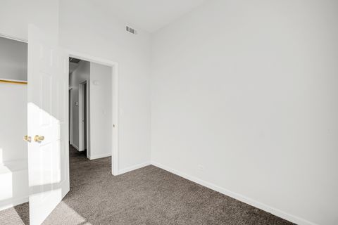 Tiny photo for 752 E 43rd Street #2E, Chicago, IL 60653 (MLS # 12548986)