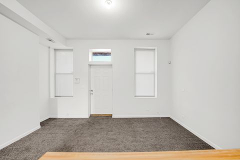 Tiny photo for 752 E 43rd Street #2E, Chicago, IL 60653 (MLS # 12548986)