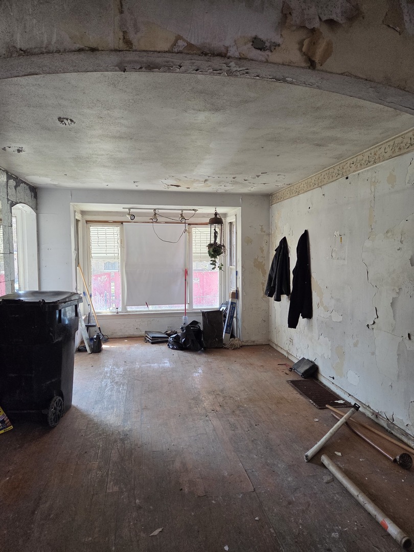 10511 S yates Avenue